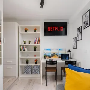 https://czarnowiejska-mini-studio.krakowhotelspoland.com